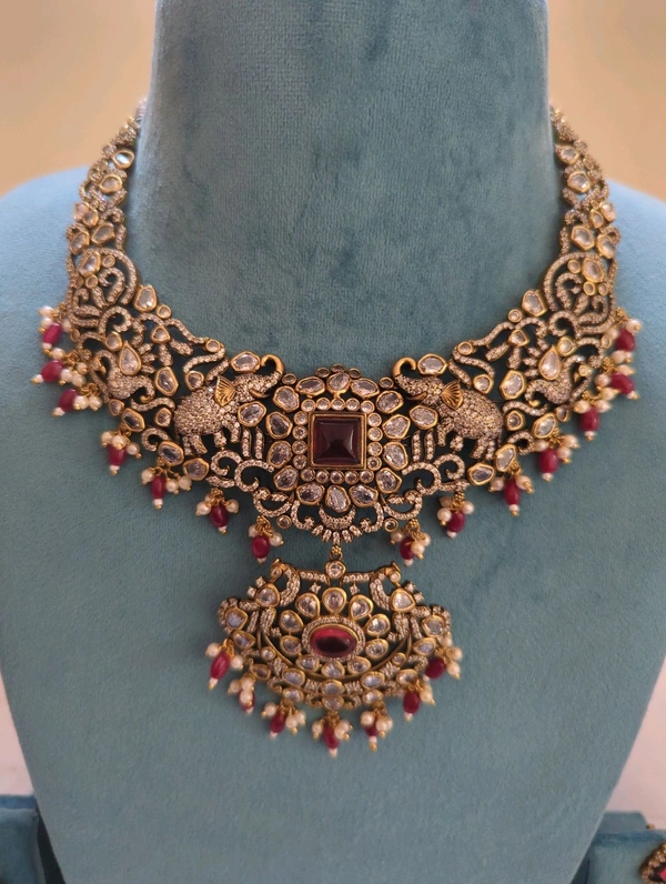 victorian neckpiece