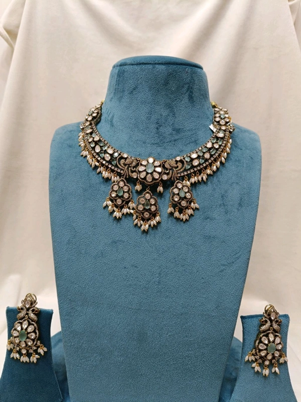 real mossonite - Mint Green