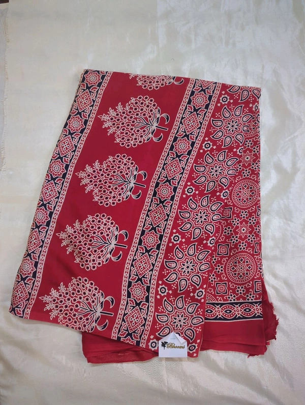 Pure Model With Block Print