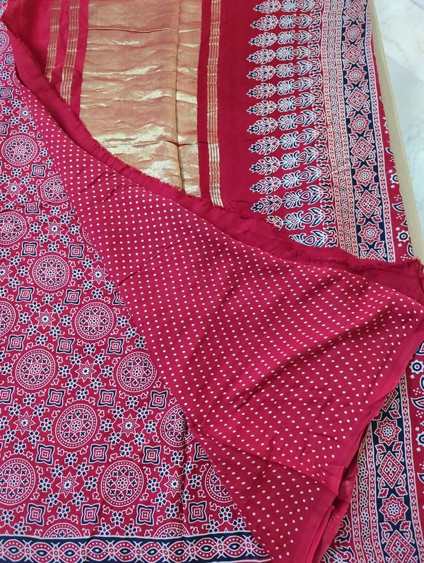 Pure Model With Block Print