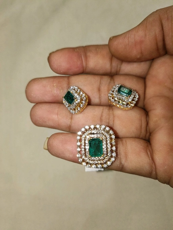 Earrings With Pendent - green