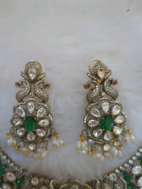 NECK SET WITH EAR RING - green