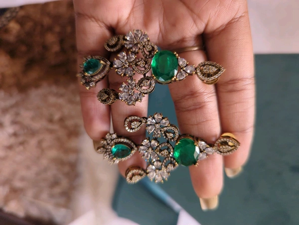 victorian neckpiece - Eastern Blue