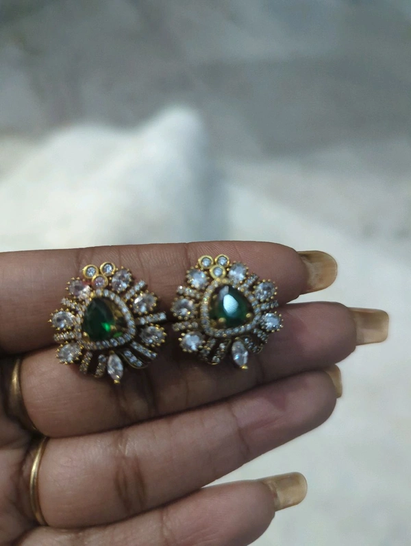 Victorian Earstuds - Green