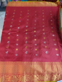 Pure Handloom Gadwal Pattu With Kuttu Boarders  - Red