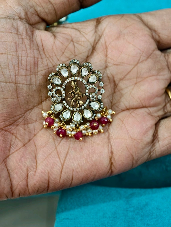 Victorian Pendant With Earrings