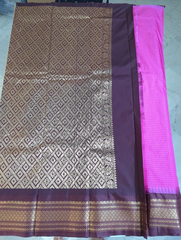 SEMI GADWAL PATTU - pink with brown border