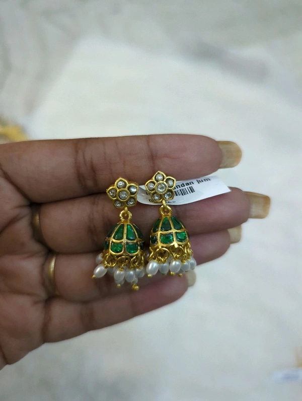 Jadua Kundan Jumkies With Screw Back - green