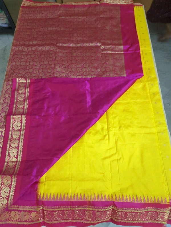 Pure Handloom Narayanpet Pattu  - Gold