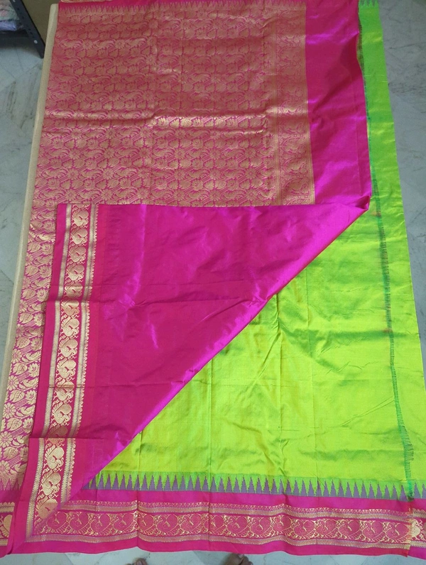 Pure Handloom Narayanpet Pattu  - parrot green