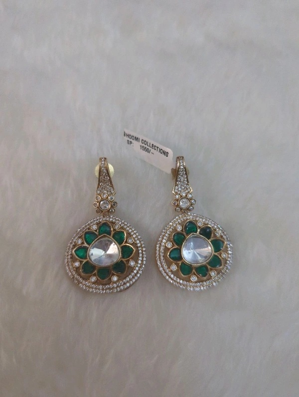 Jasu Kemdar Mossonite Ear Rings  - vz, green