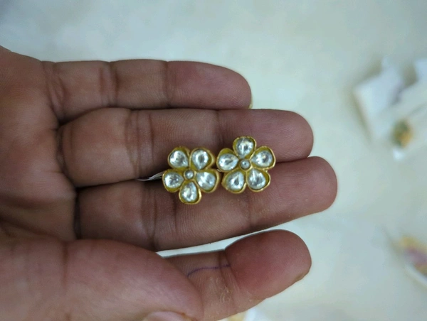 Jadua Kundan Studs - VZ, White
