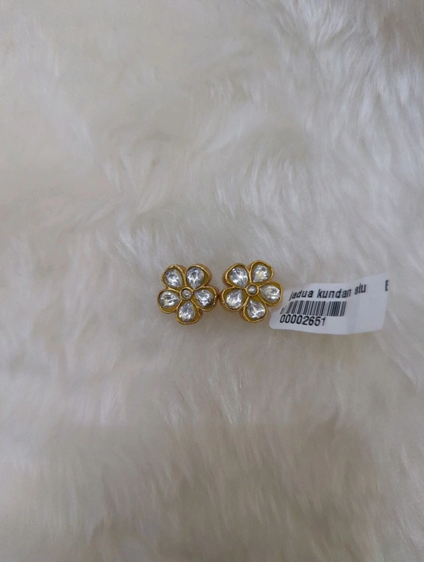 Jadua Kundan Studs - VZ, White