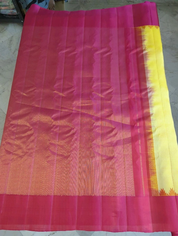 Pure Handloom Gadwal - Gold