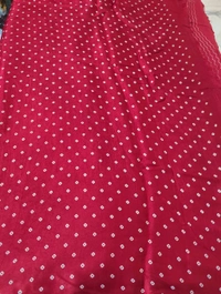 Model Silk - Red, Zigzag Lines