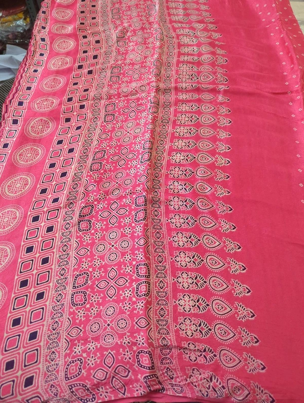 Model Silk - pink, Zigzag Lines
