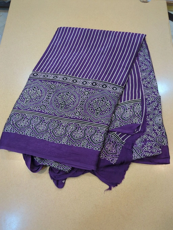 Model Silk - violet, Straight Lines