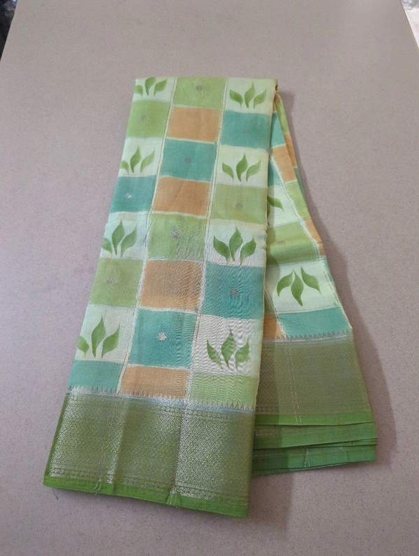 Chiniya With Handprint - Japanese Laurel 5