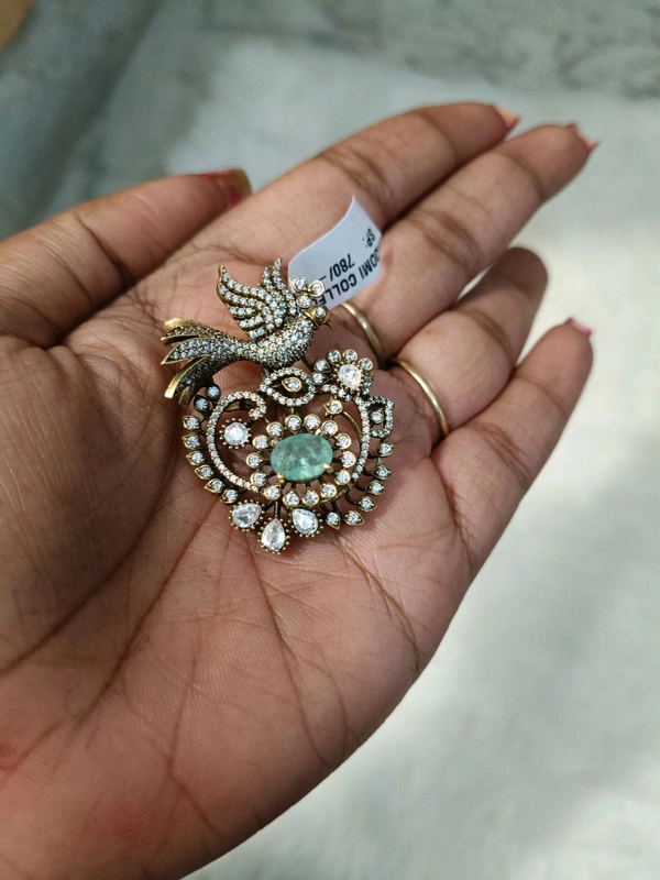 Mossinite Pendent - Jungle Mist