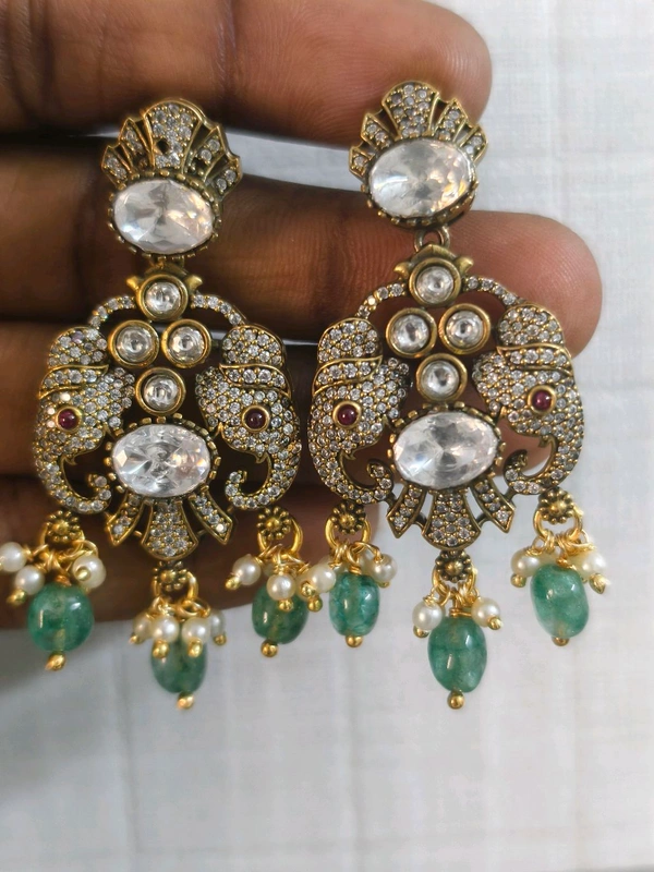 Mossanite Earrings  - green, vz