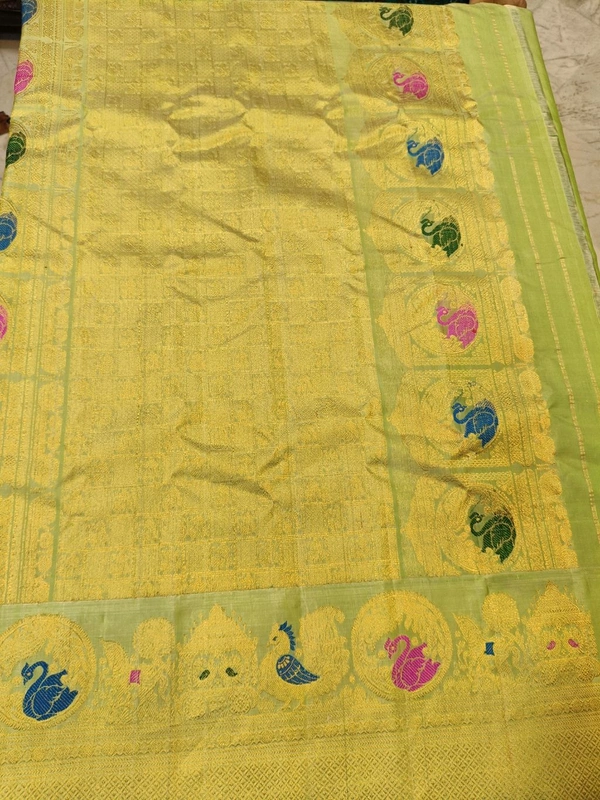 Pure Handloom Gadwal Pattu With Meenakari - Green