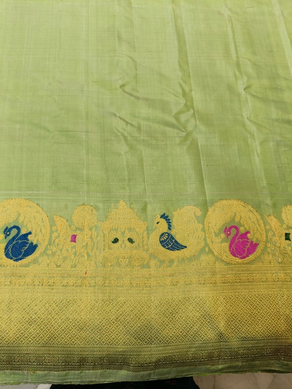 Pure Handloom Gadwal Pattu With Meenakari - Green