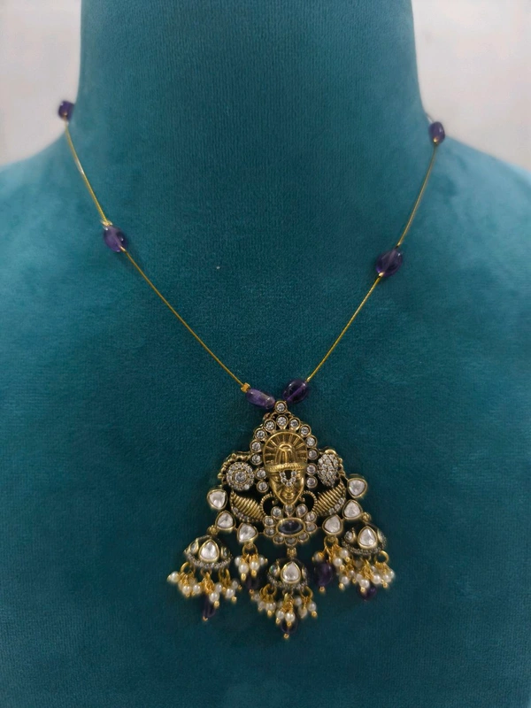 Invisible Chain With Victorian Pendant And Earrings  - HD