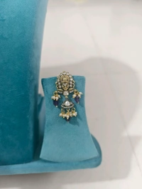 Invisible Chain With Victorian Pendant And Earrings  - HD