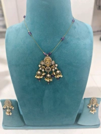 Invisible Chain With Victorian Pendant And Earrings  - HD