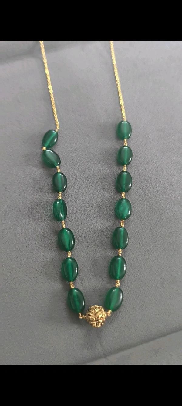 Handmade Chain With Monalisa Oval Beads And Kattutheega  - Green