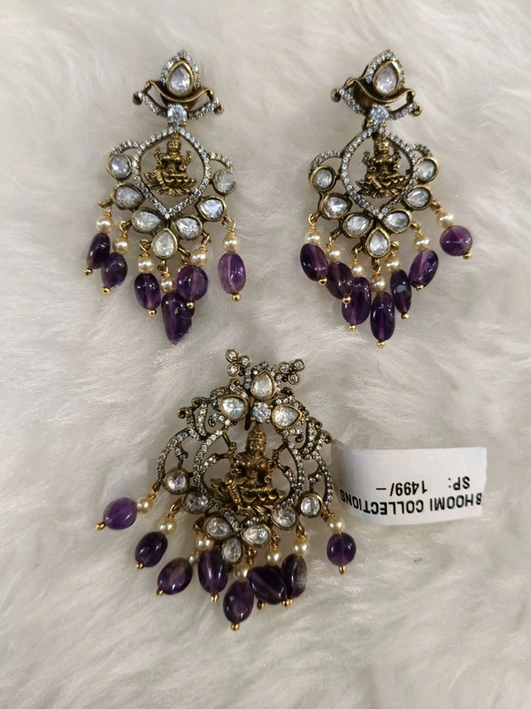 Victorian Pendent Set With Laxmidevi And Real Beads - Pigment Indigo, VZ