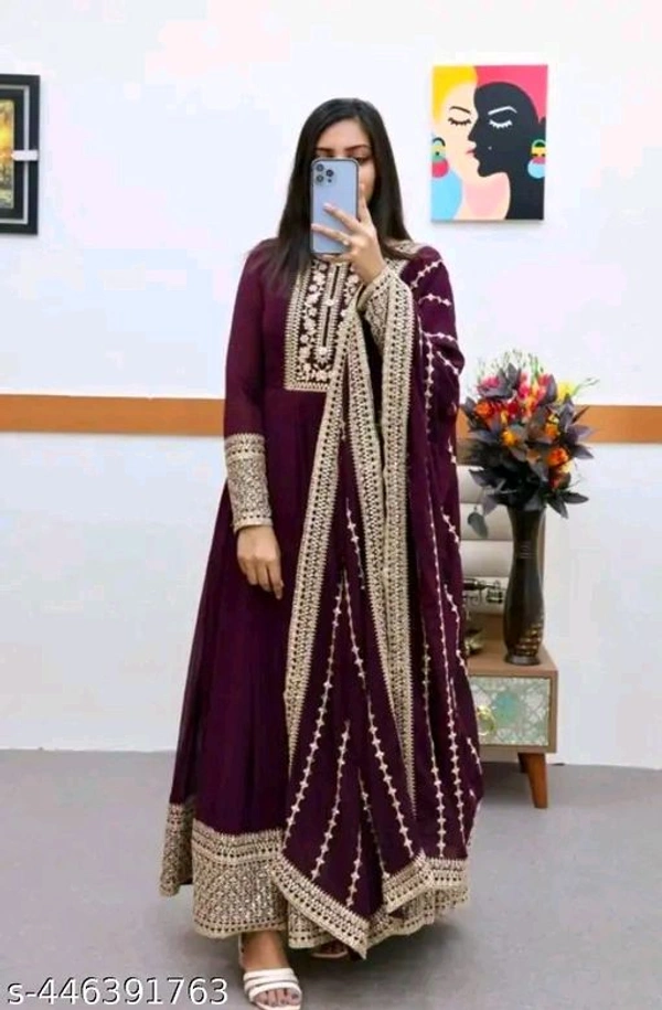 Catalog Name:*Trendy Western Gowns*
Kurta Fabric: Georgette - S