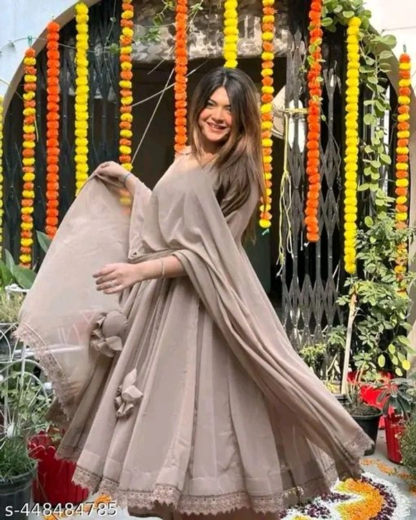 Trendy Western Gowns*
Fabric: Georgette - L
