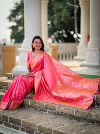 PAITHANI_HOUSE294 Elegant Banarasi Silk Saree with Meenakari Motifs & Contrast Blouse Piece- BANARASI - 5 - GAJRI PINK