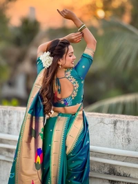 Original Maharashtrian Wedding Nauvari Paithani � 9 Mtr Soft Silk with Rich Muniya Border - FREE, P.GREEN
