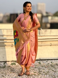 Original Maharashtrian Wedding Nauvari Paithani � 9 Mtr Soft Silk with Rich Muniya Border - FREE, BABY PINK