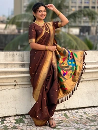 Original Maharashtrian Wedding Nauvari Paithani � 9 Mtr Soft Silk with Rich Muniya Border - FREE, COFFEE