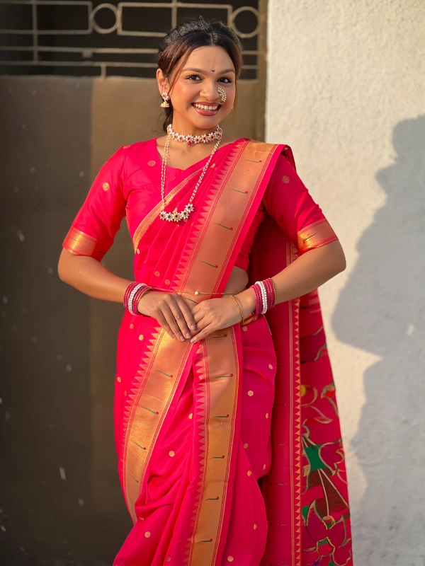 Original Maharashtrian Wedding Nauvari Paithani � 9 Mtr Soft Silk with Rich Muniya Border - FREE, PINK