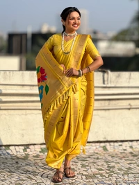 Original Maharashtrian Wedding Nauvari Paithani � 9 Mtr Soft Silk with Rich Muniya Border - FREE, YELLOW