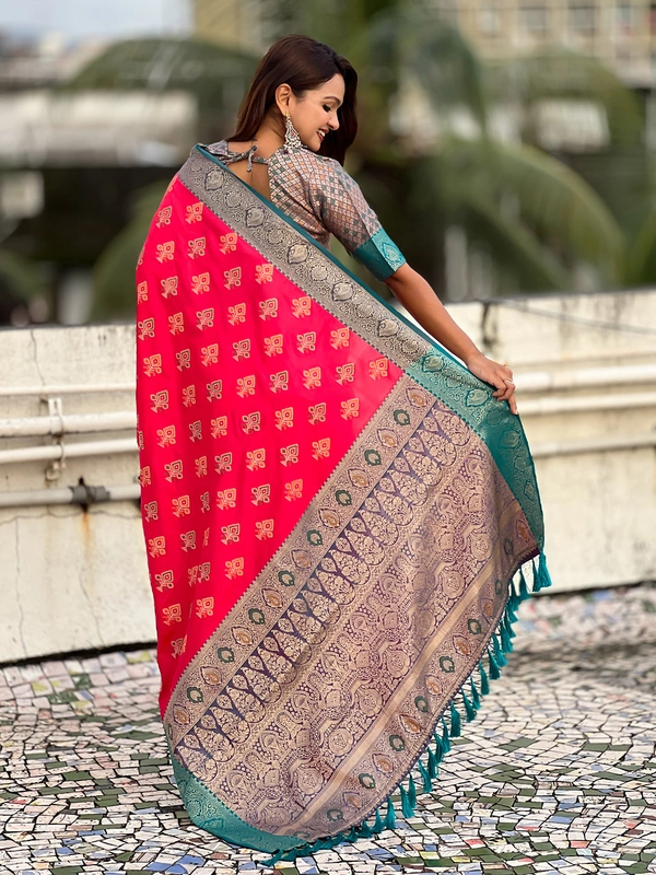 Patola Silk Saree with Meenakari Bandhani Weaves & Rich Zari Pallu - FREE, PINK