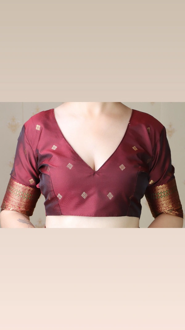 Premium Banarasi Soft Silk Saree with Gold Zari Zigzag Geometric Weaves - FREE, GRNMAROON