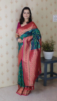 Premium Banarasi Soft Silk Saree with Gold Zari Zigzag Geometric Weaves - FREE, P.GREEN