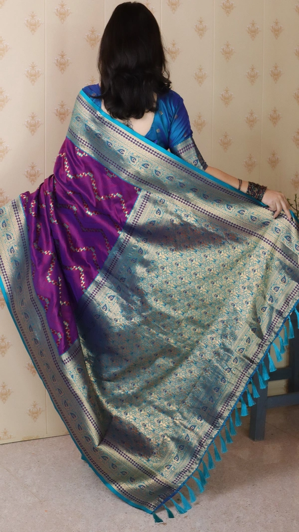 Premium Banarasi Soft Silk Saree with Gold Zari Zigzag Geometric Weaves - FREE, PURPLE