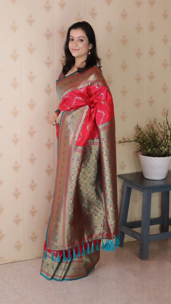 Premium Banarasi Soft Silk Saree with Gold Zari Zigzag Geometric Weaves - FREE, PINK