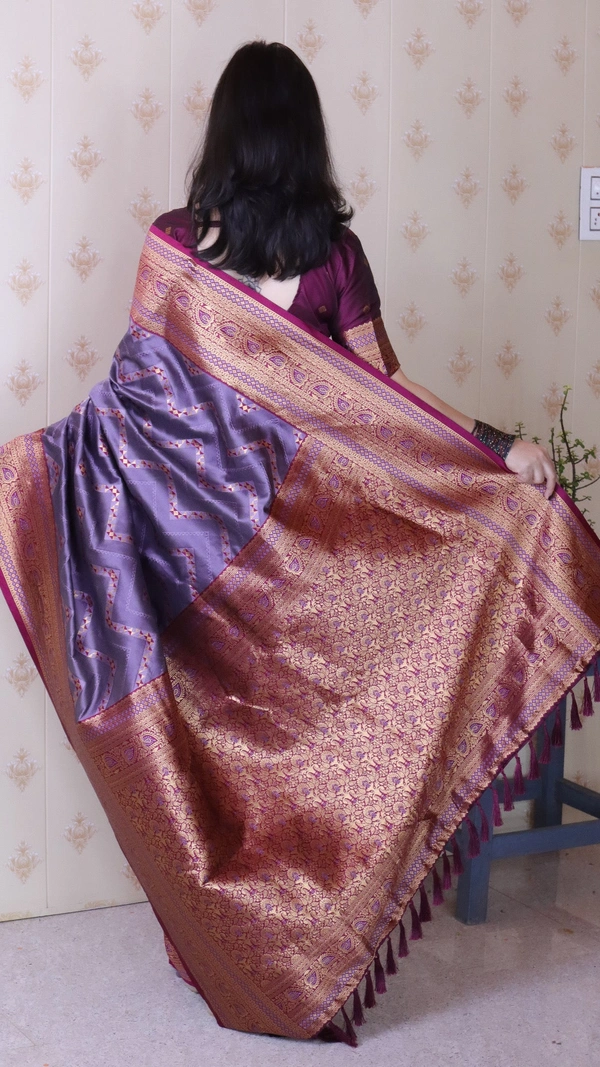 Premium Banarasi Soft Silk Saree with Gold Zari Zigzag Geometric Weaves - FREE, LAVENDER