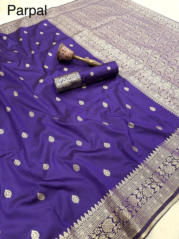 Premium Soft Banarasi Silk Saree with Elegant Silver Zari Weaving and Designer Floral Pallu