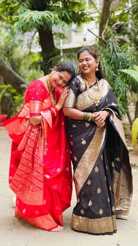 Pure Grace: Soft Banarasi Silk Saree with Gold Zari Motifs & Contrast Weaving Border - FREE, Black