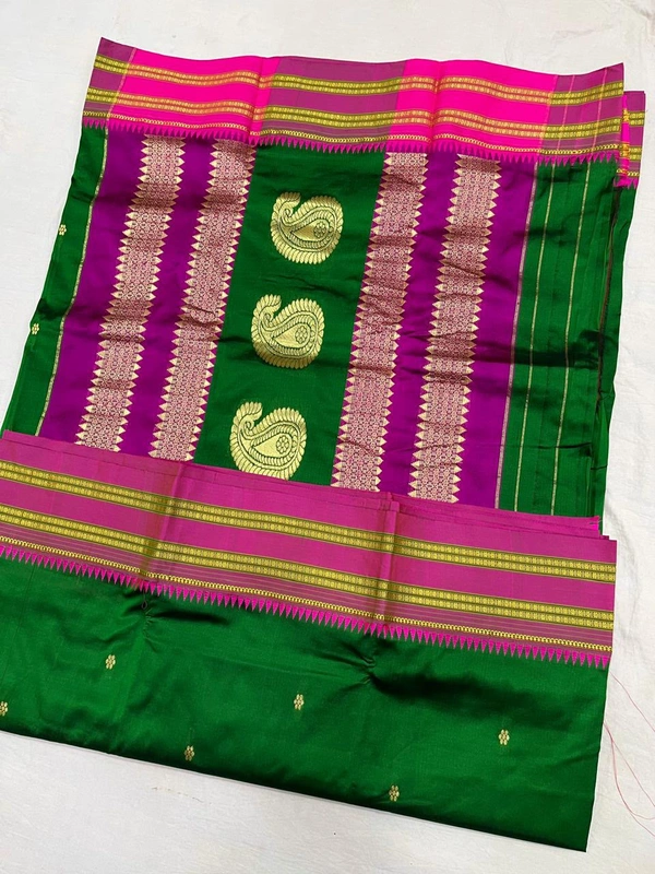 Pure Handloom Narayanpeth Saree with Geometric Zari Border Style - Free, Emerald Green