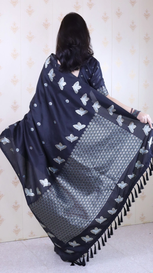 Soft Moonga Silk Saree with Dual Zari Bird Border & Floral Motifs - FREE, BLACK