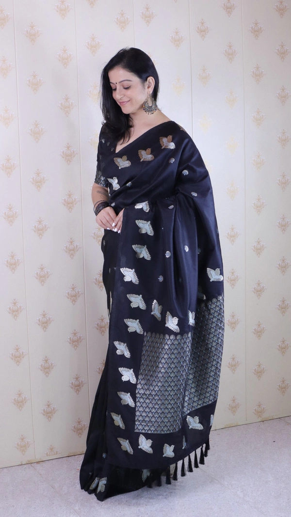 Soft Moonga Silk Saree with Dual Zari Bird Border & Floral Motifs - FREE, BLACK